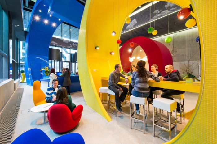 Google Offices and Employees Collaborating